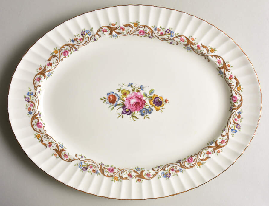 Bournemouth 17" Oval Serving Platter by Royal Worcester-1