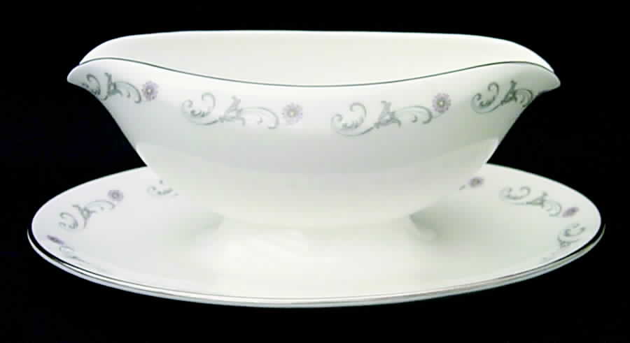 Bridal Lace Gravy Boat with Attached Underplate by Royal Worcester-1