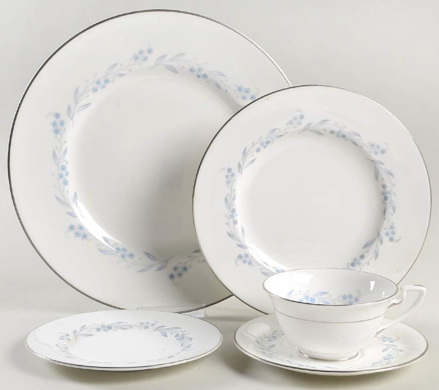 Bridal Wreath 5 Piece Place Setting by Royal Worcester-1