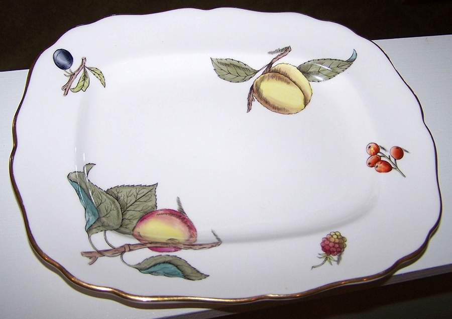 Burbank 10" Oval Serving Platter by Royal Worcester-1