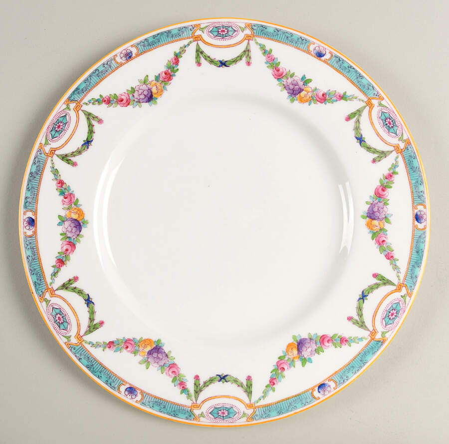 C1091 Dinner Plate by Royal Worcester-1