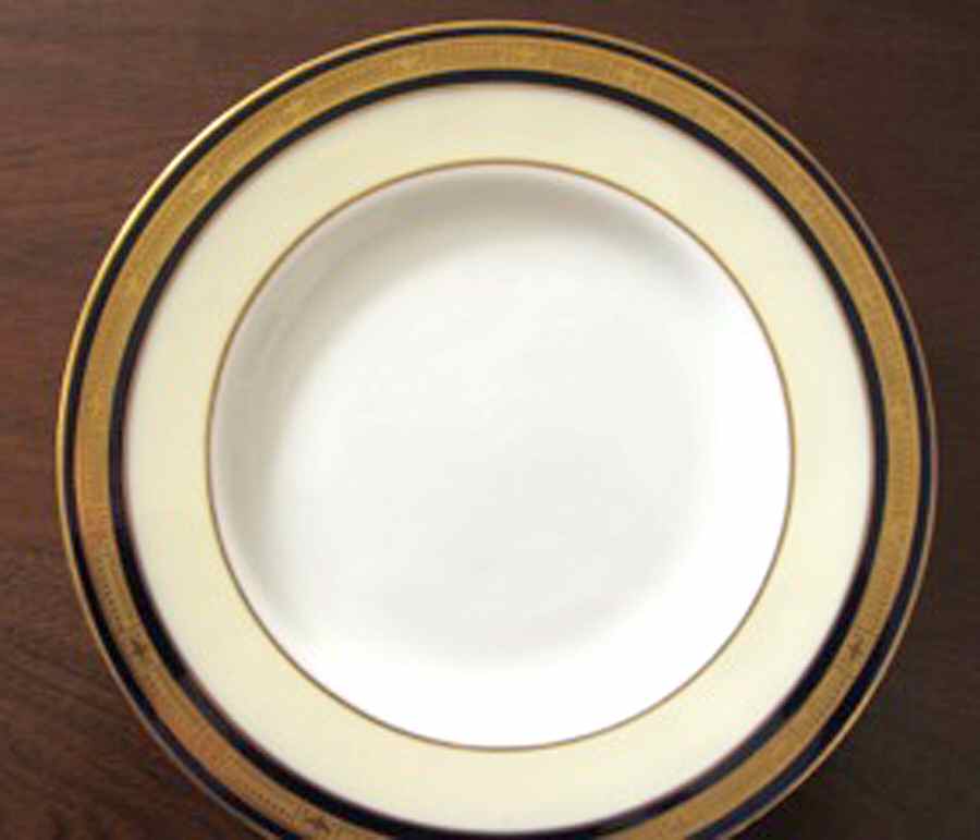 C2004 Dinner Plate by Royal Worcester-1
