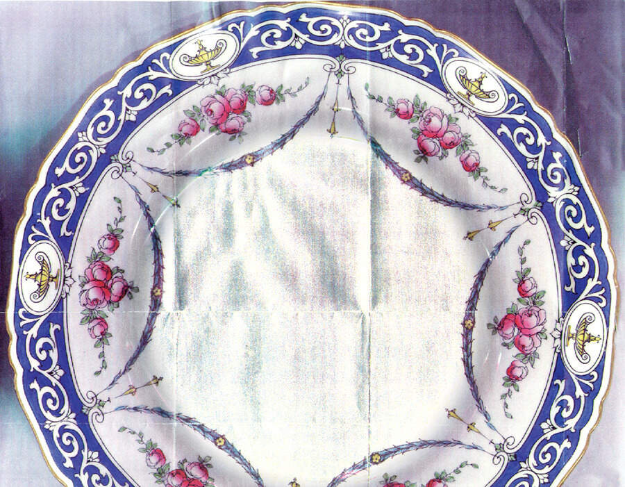C2232 Dinner Plate by Royal Worcester-1
