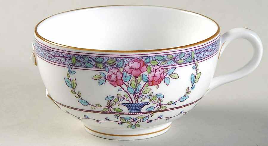 C662 Footed Bouillon Cup by Royal Worcester-1