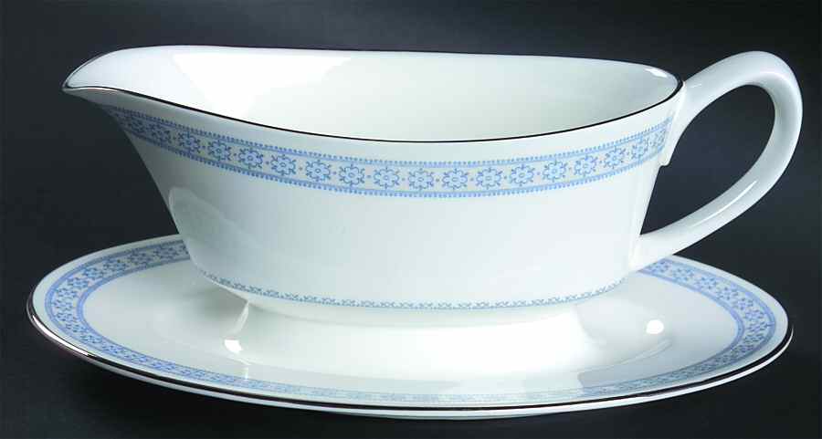 Chelsea Gravy Boat with Attached Underplate by Royal Worcester-1
