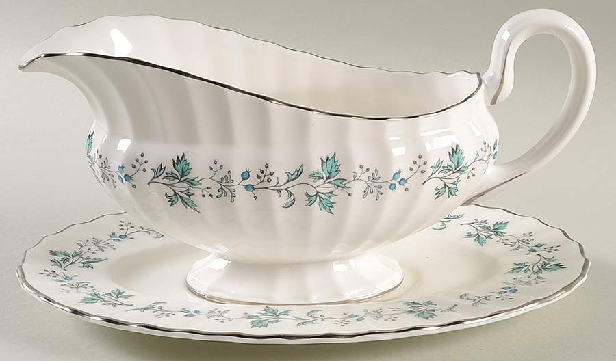 Chapel Hill Gravy Boat & Underplate by Royal Worcester-1