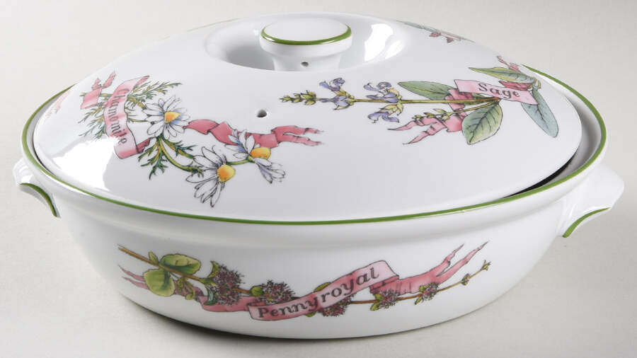 Country Kitchen 1 Qt Round Covered Casserole by Royal Worcester-1