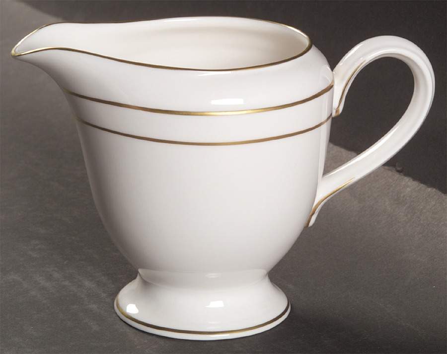 Contessa Oversize Creamer by Royal Worcester-1