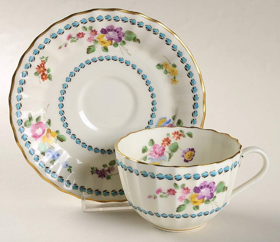 Cordelia Flat Cup & Saucer Set by Royal Worcester-1