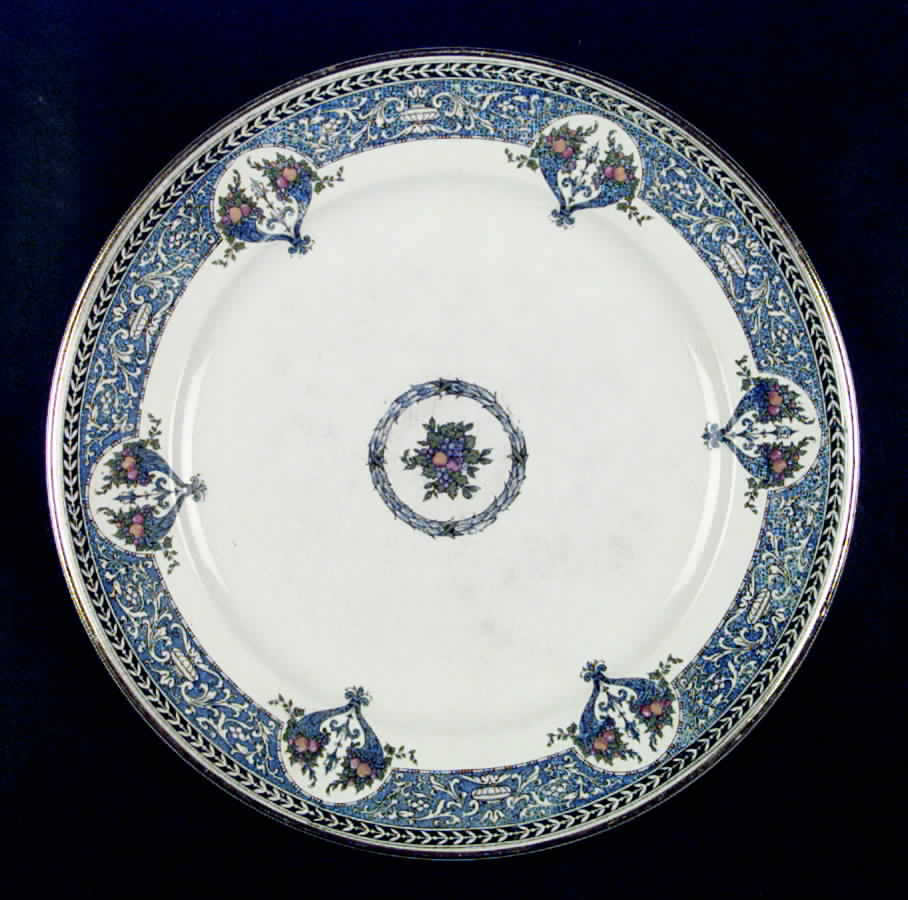 Cornucopia Dinner Plate by Royal Worcester-1