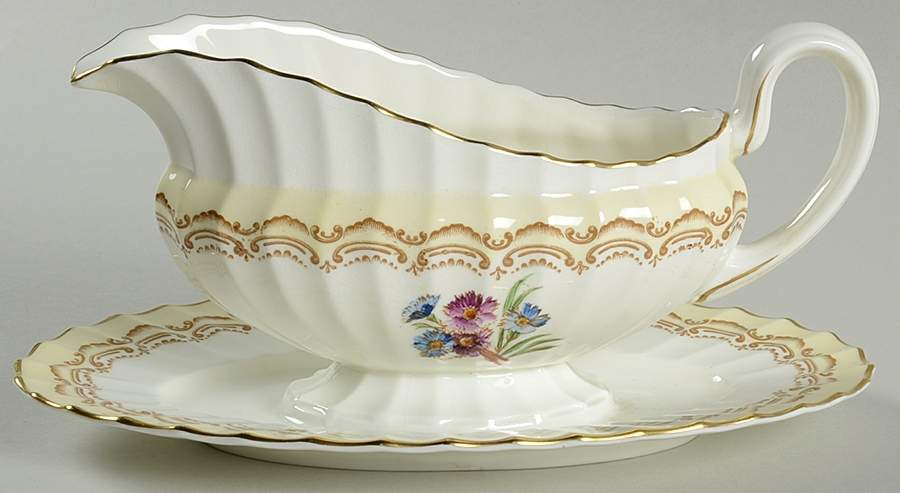Cromwell Gravy Boat with Attached Underplate by Royal Worcester-1