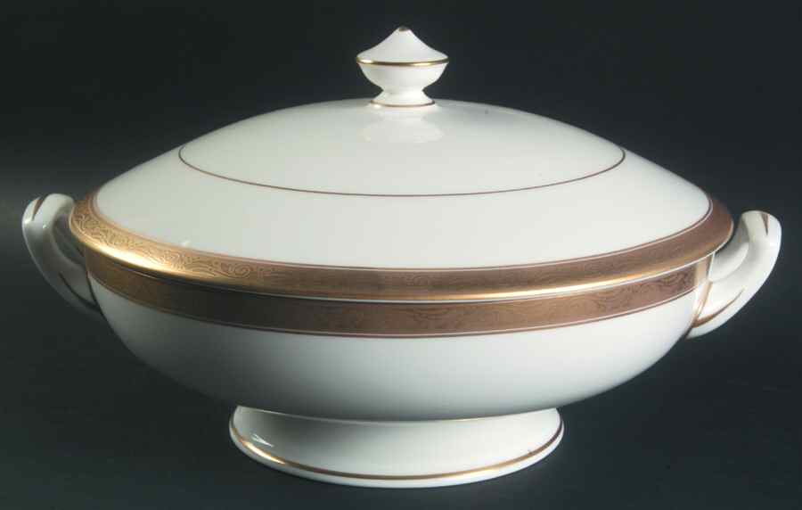 Davenham Round Covered Vegetable by Royal Worcester-1
