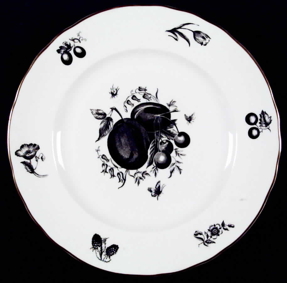 Delecta (Black Design) Dinner Plate by Royal Worcester-1