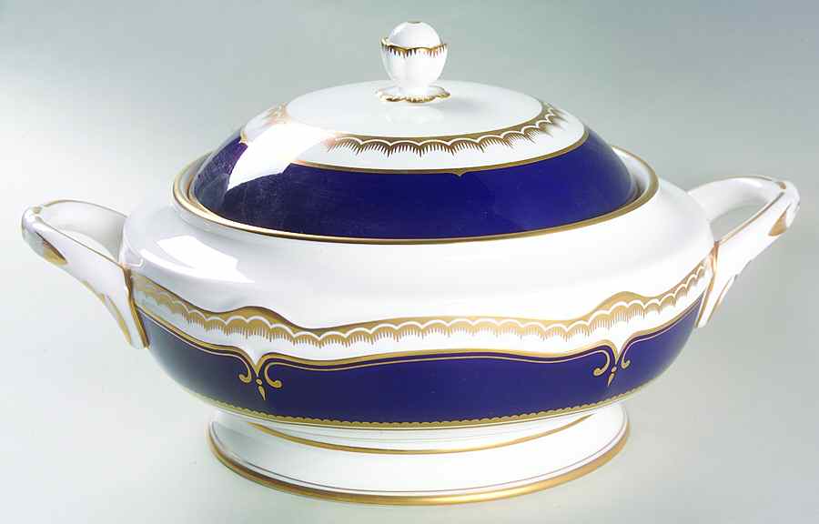 Diplomat Round Covered Vegetable by Royal Worcester-1