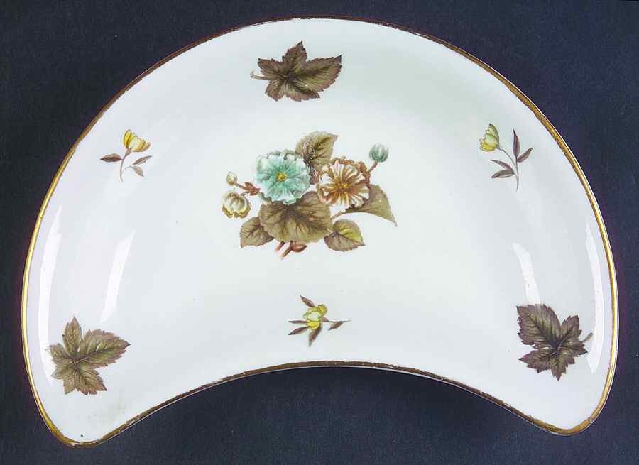Dorchester (Scalloped, Z2637) Crescent Salad Plate by Royal Worcester-1
