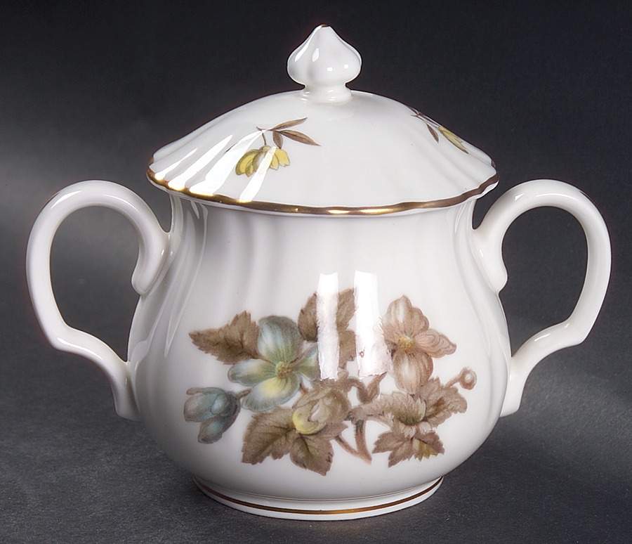 Dorchester (Scalloped, Z2637) Sugar Bowl & Lid by Royal Worcester-1