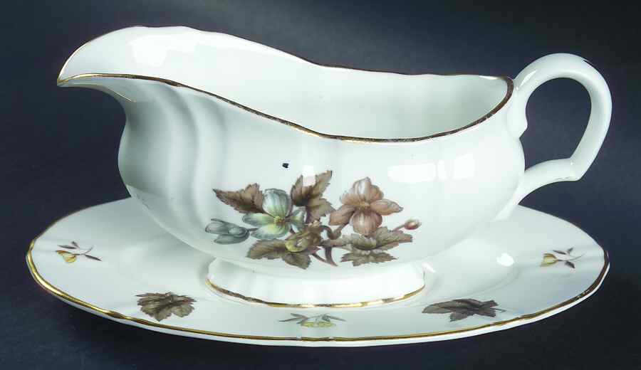 Dorchester (Scalloped, Z2637) Gravy Boat & Underplate by Royal Worcester-1