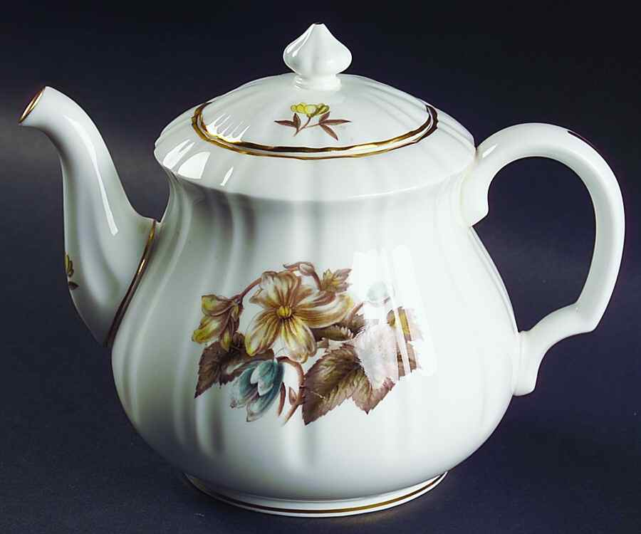 Dorchester (Scalloped, Z2637) Small Teapot & Lid by Royal Worcester-1