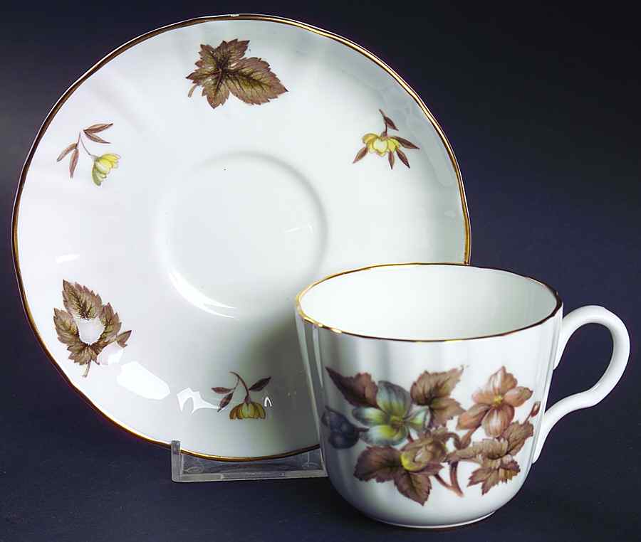 Dorchester (Scalloped, Z2637) Flat Cup & Saucer Set by Royal Worcester-1