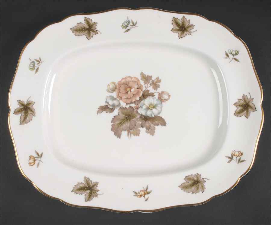 Dorchester (Scalloped, Z2637) 14" Oval Serving Platter by Royal Worcester-1