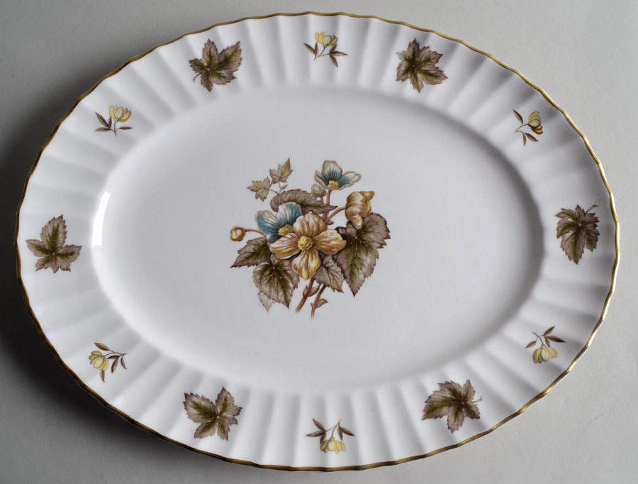 Dorchester (Fluted, Z2818) 13" Oval Serving Platter by Royal Worcester-1