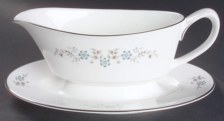 Dorset Gravy Boat with Attached Underplate by Royal Worcester-1