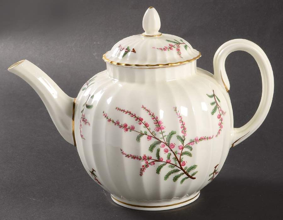 Dunrobin Mini Teapot & Lid by Royal Worcester-1