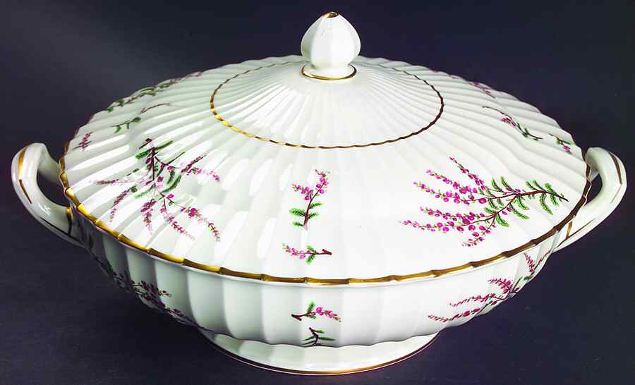 Dunrobin Round Covered Vegetable by Royal Worcester-1