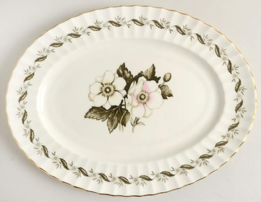 Engadine (No Inner Verge) 14" Oval Serving Platter by Royal Worcester-1