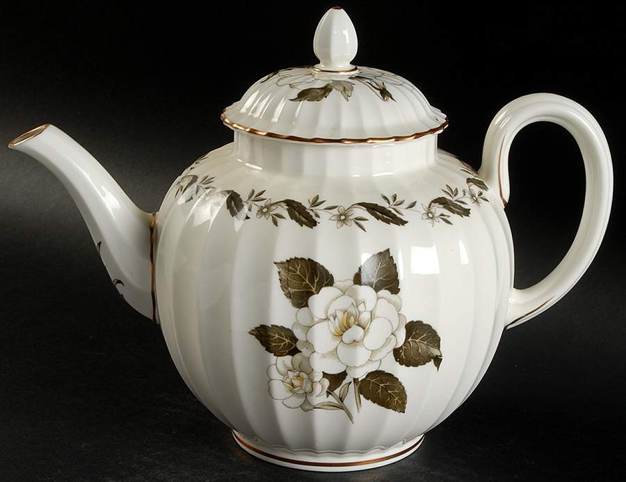 Engadine (No Inner Verge) Teapot & Lid by Royal Worcester-1