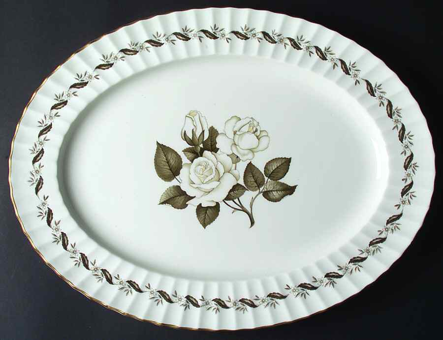 Engadine (No Inner Verge) 17" Oval Serving Platter by Royal Worcester-1