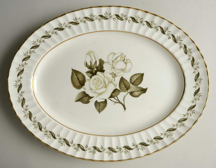 Engadine (Inner Verge) 15" Oval Serving Platter by Royal Worcester-1