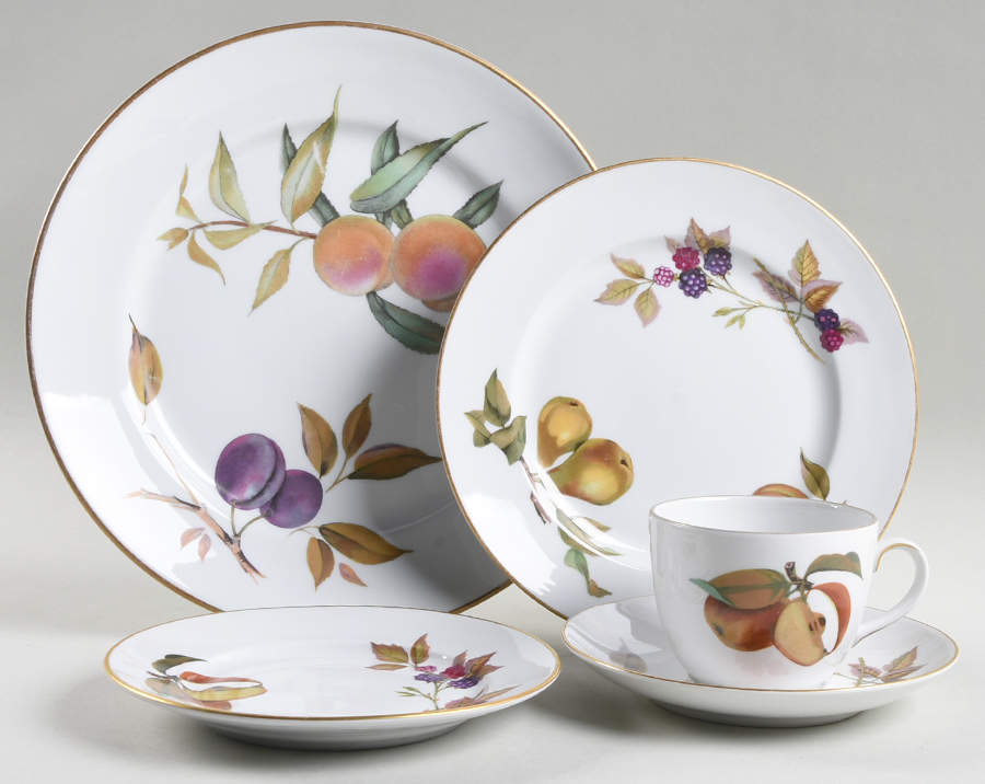 Evesham Gold 40  Piece Estate Set by Royal Worcester-1