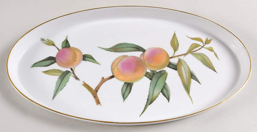 Evesham Gold 11" Oval Baker by Royal Worcester-1
