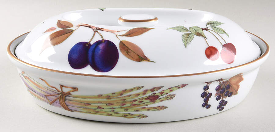 Evesham Gold 10" Oval Entree Dish & Lid by Royal Worcester-1