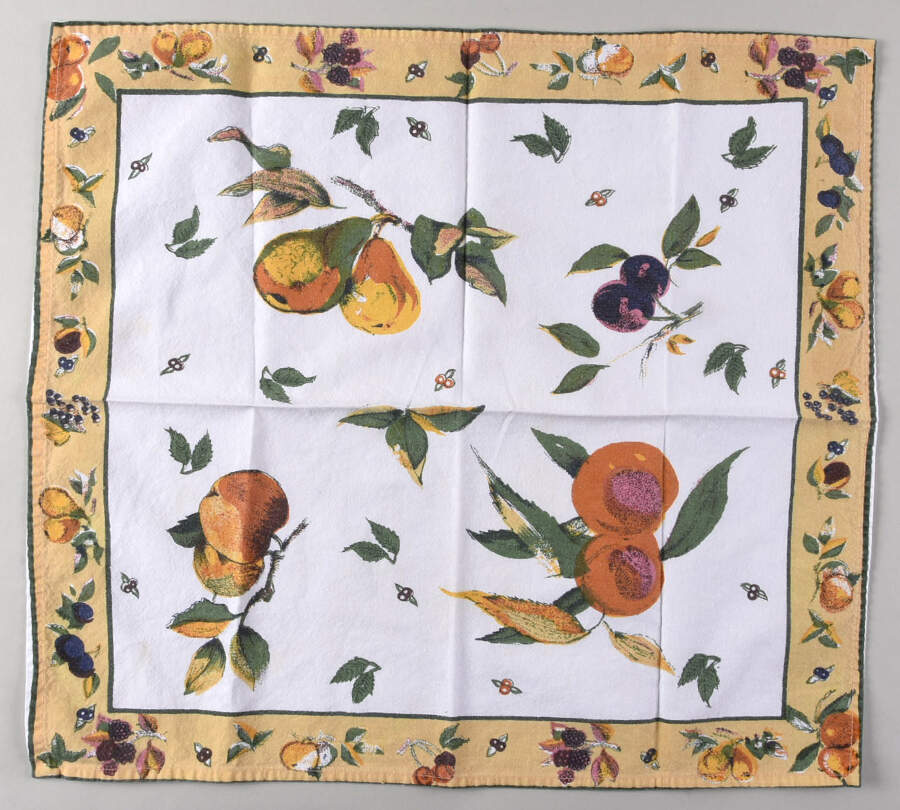 Evesham Gold 18" Cloth Napkin by Royal Worcester-1
