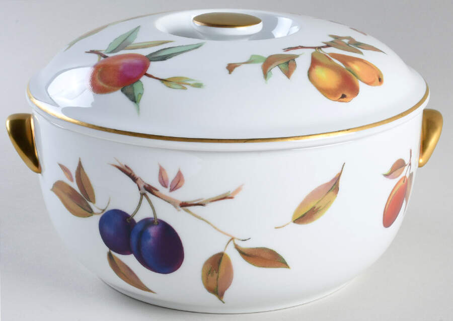 Evesham Gold 2 Qt Round Covered Casserole by Royal Worcester-1