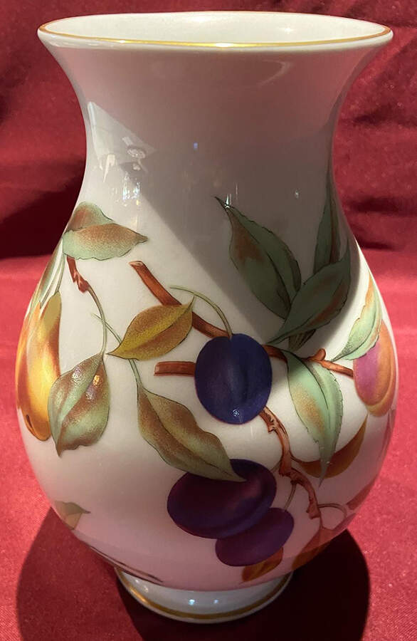 Evesham Gold Chloe Vase by Royal Worcester-1