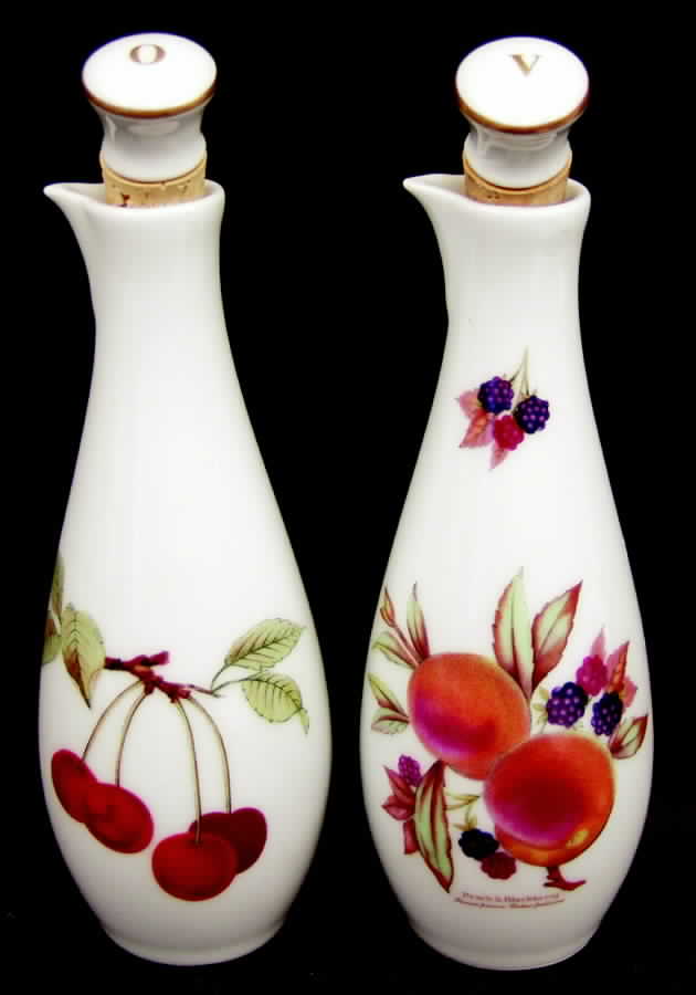 Evesham Gold Vinegar and Oil Set with "V" and "O" Stoppers by Royal Worcester-1