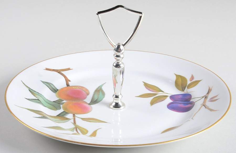 Evesham Gold Round Serving Plate with Handle (DP) by Royal Worcester-1