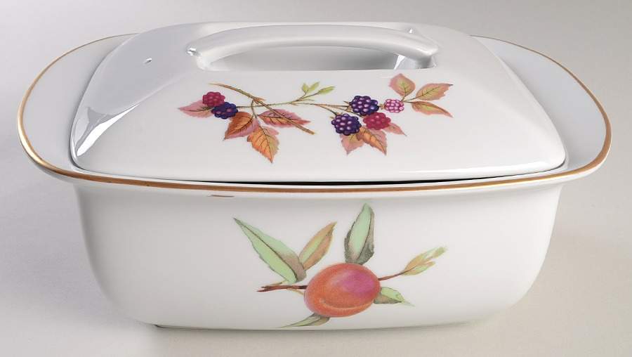 Evesham Gold 2.5 Quart Rectangular Casserole with Lid by Royal Worcester-1