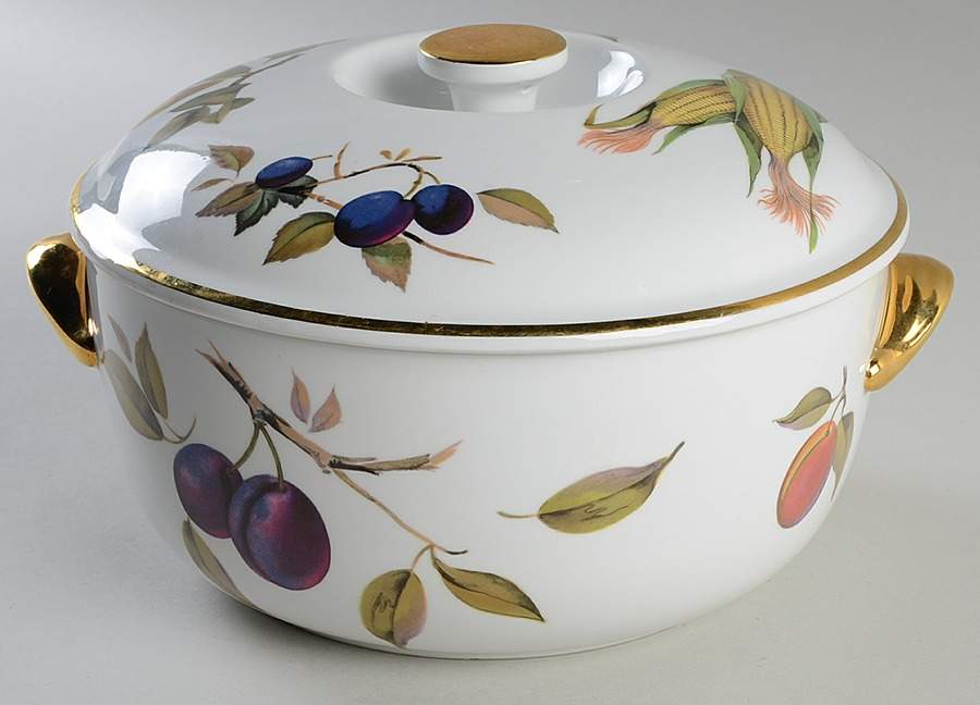 Evesham Gold 2.5 Qt Round Covered Casserole by Royal Worcester-1