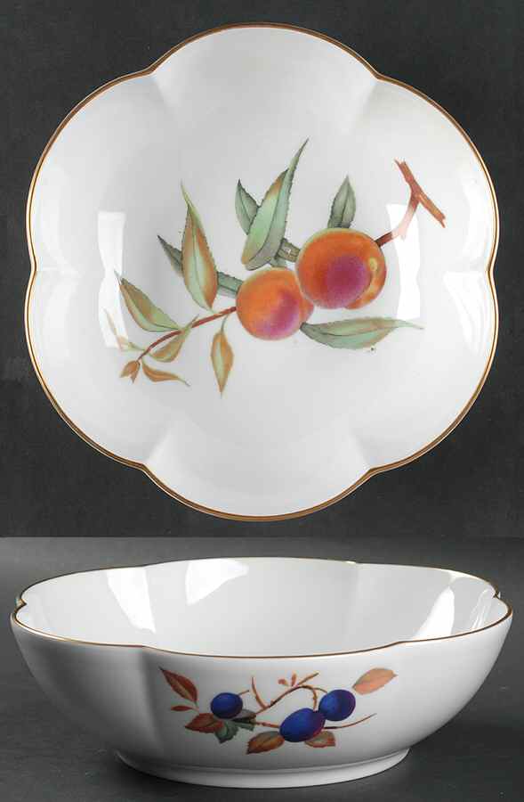 Evesham Gold 8" Round Scalloped Dish by Royal Worcester-1