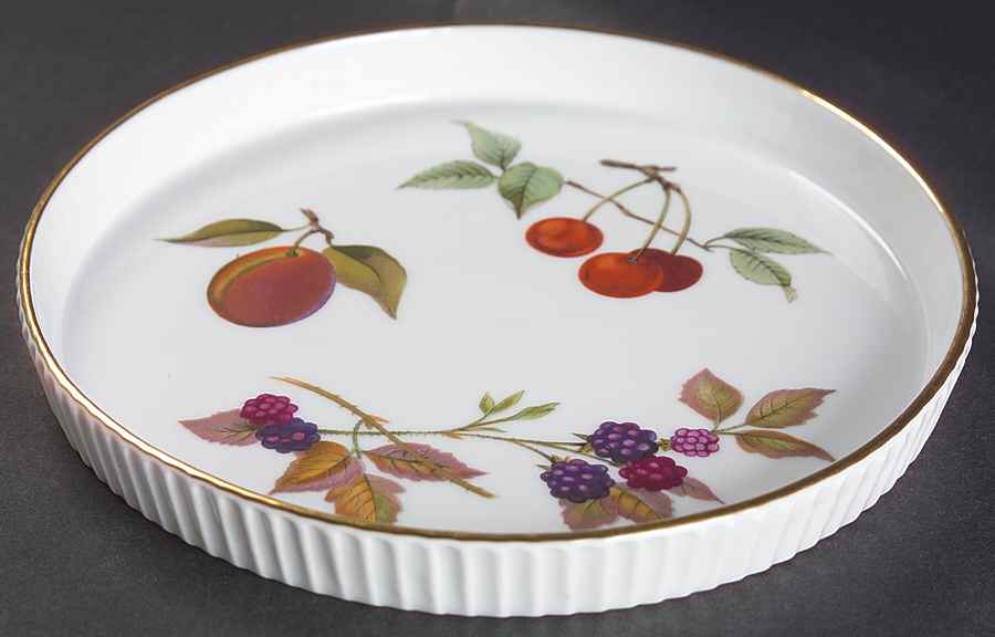 Evesham Gold 7" Round Flan by Royal Worcester-1