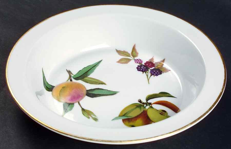 Evesham Gold Small Round Pie Baker by Royal Worcester-1