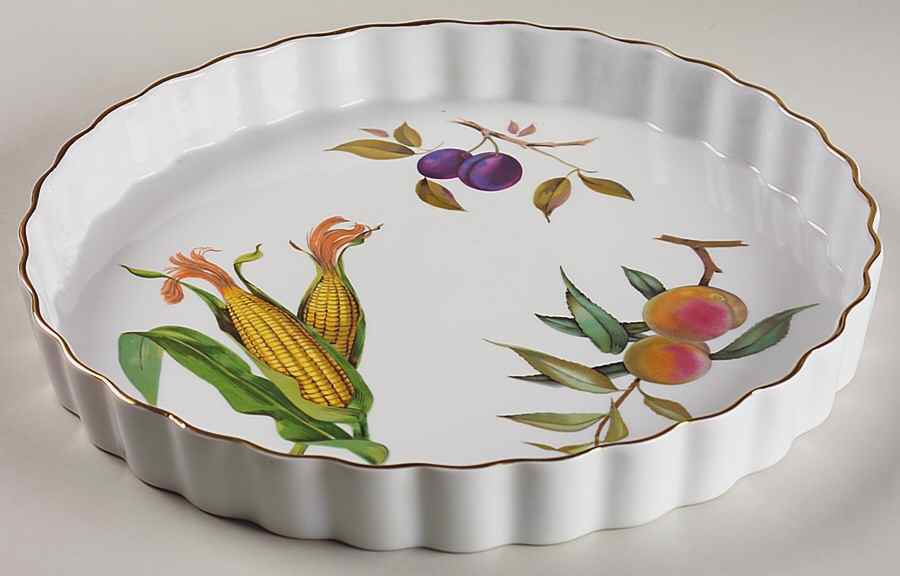 Evesham Gold 13" Quiche by Royal Worcester-1