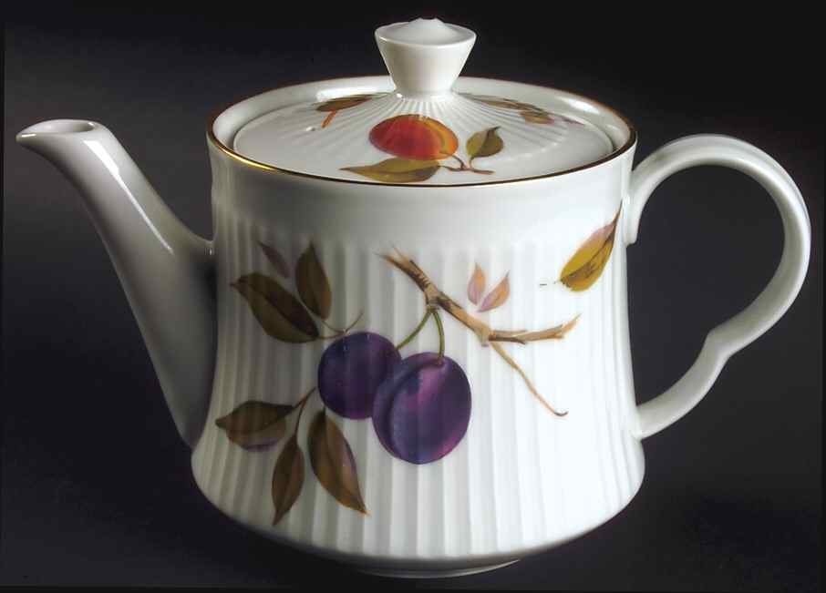 Evesham Gold Teapot & Lid by Royal Worcester-1