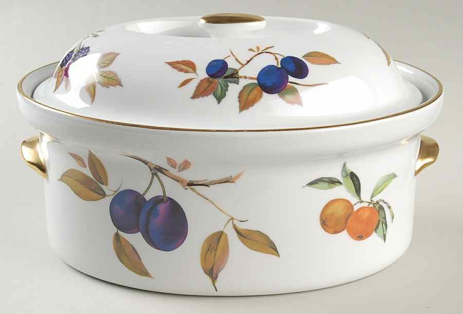 Evesham Gold 2.25 Qt Oval Deep Covered Casserole by Royal Worcester-1