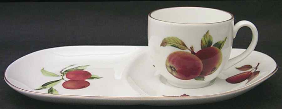 Evesham Gold Tea & Toast Snack Plate & Reg Cup Set by Royal Worcester-1