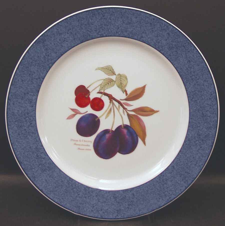 Evesham Gold Accent Dinner Plate by Royal Worcester-1